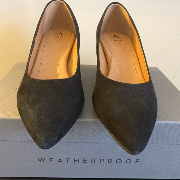 Aquatalia Kayleigh Black Suede Pump - Picture 5 of 9